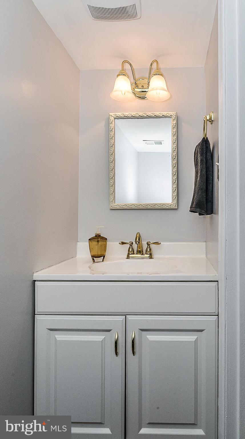 9500 Burdett Road Burke, VA 22015 - Photo 22 of 26 Gallery Image 22