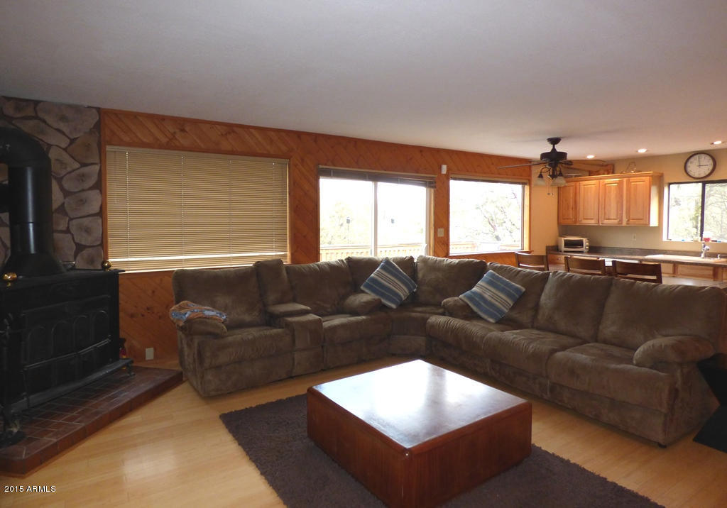 3709 Watertank Road Pine, AZ 85544 - Photo 4 of 22 Greatroom with access to deck