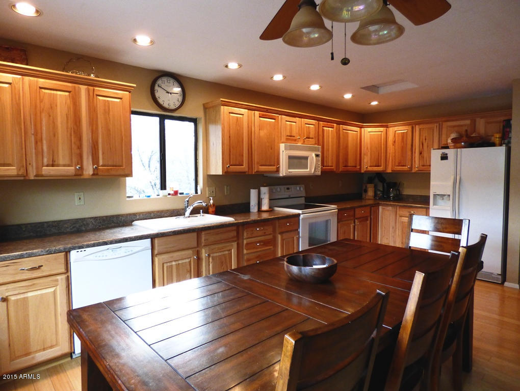 3709 Watertank Road Pine, AZ 85544 - Photo 5 of 22 Kitchen