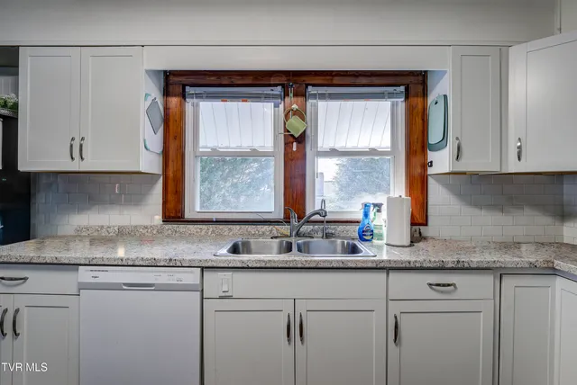 $230,000 | 332 Randolph Street, Bristol, VA 24201