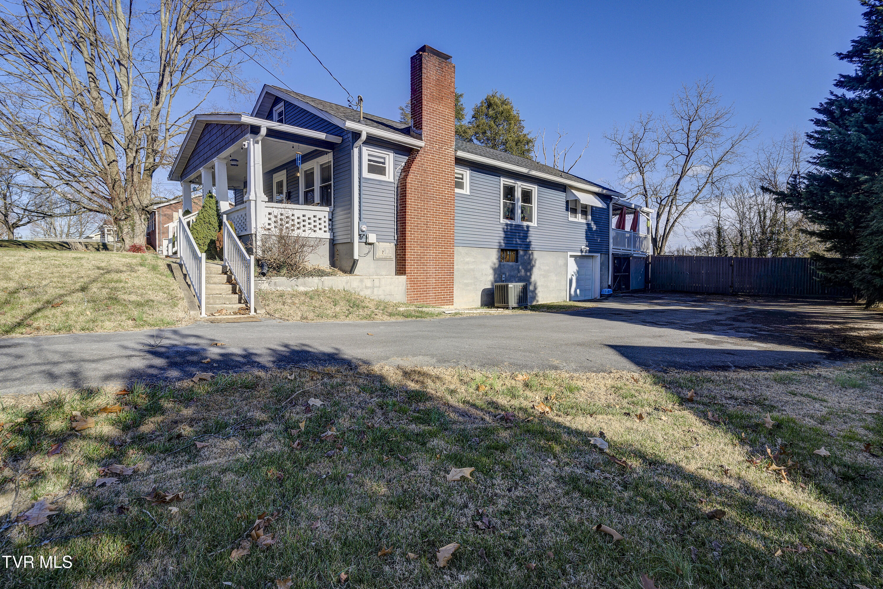 332 Randolph Street Bristol, VA 24201 - Photo 4 of 48 Randolph-45