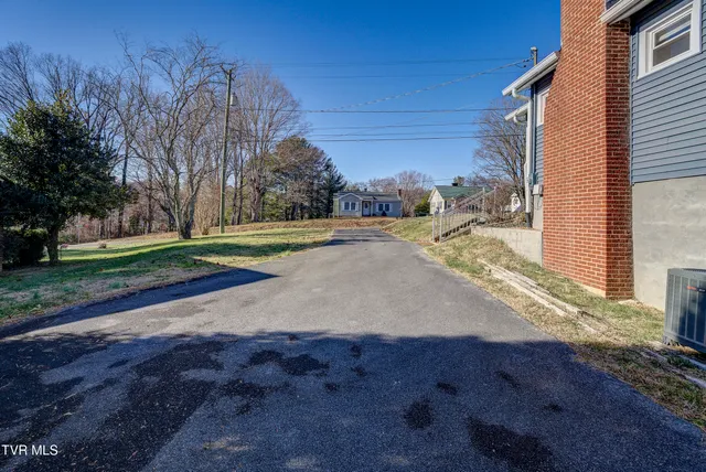 $230,000 | 332 Randolph Street, Bristol, VA 24201