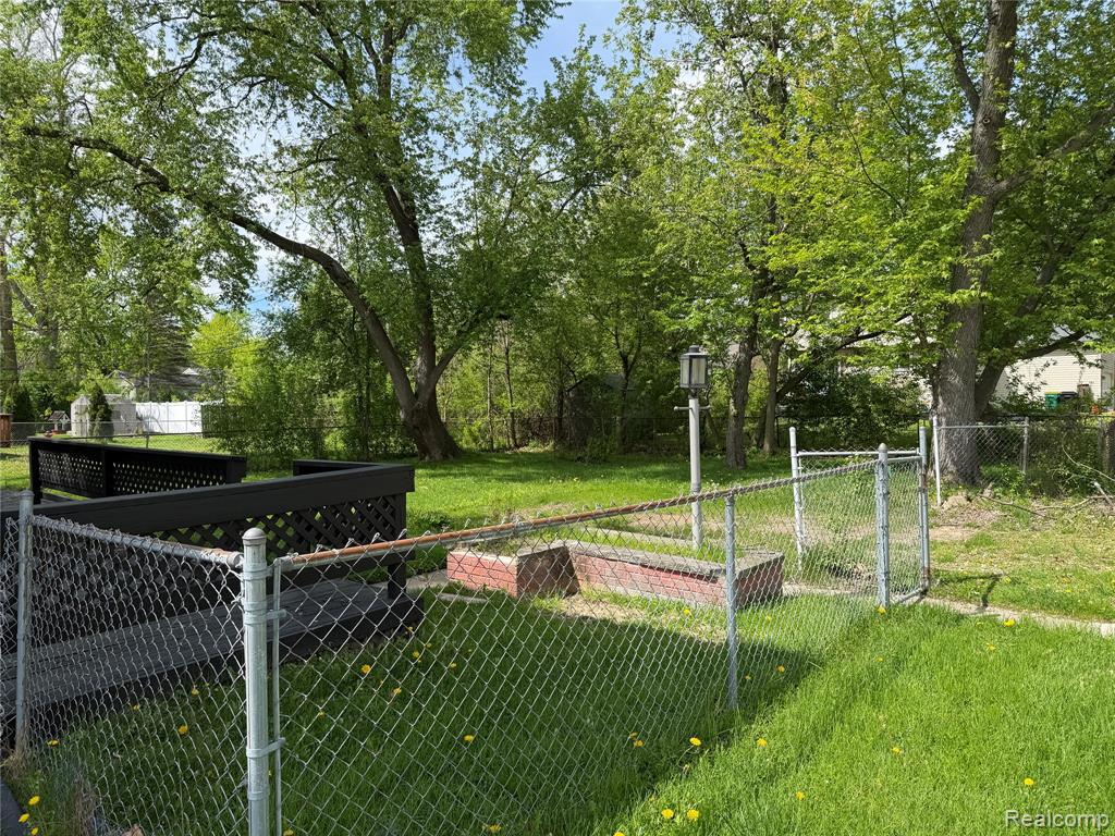 22851 Colgate Street Farmington, MI 48336 - Photo 5 of 22