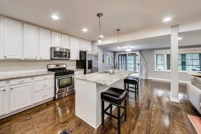 $780,000 | 3905 Lawn Avenue, Western Springs, IL 60558