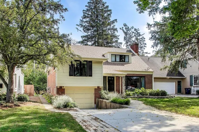 $780,000 | 3905 Lawn Avenue, Western Springs, IL 60558
