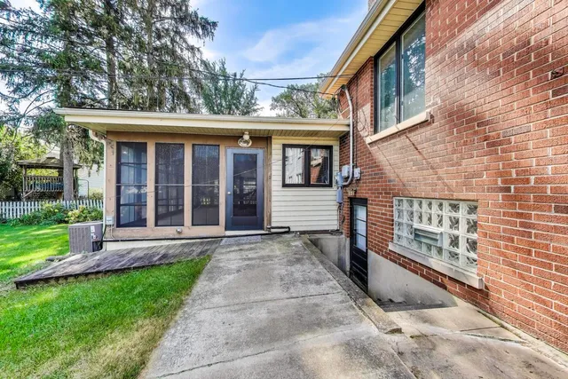 $780,000 | 3905 Lawn Avenue, Western Springs, IL 60558