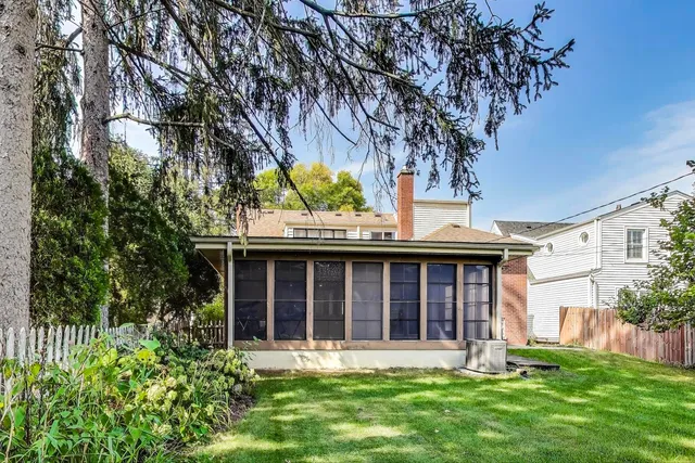 $780,000 | 3905 Lawn Avenue, Western Springs, IL 60558