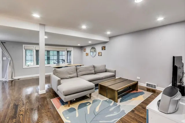 $780,000 | 3905 Lawn Avenue, Western Springs, IL 60558