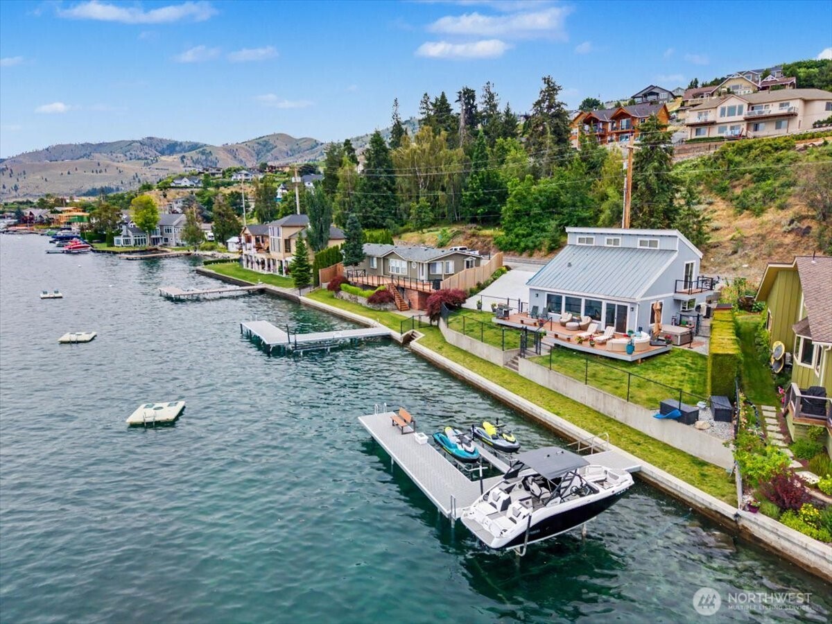 1386 South Lakeshore Road Chelan, WA 98816 - Photo 6 of 40