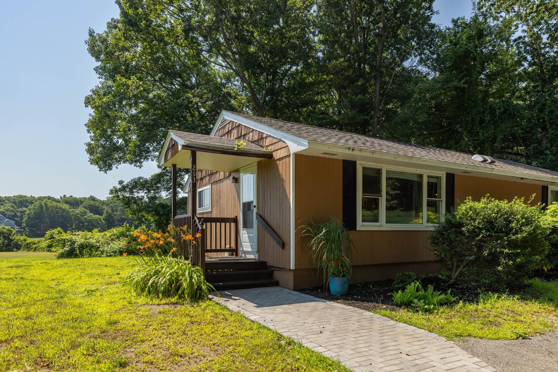 263 Pioneer Road Rye, NH 03870 - Photo 5 of 34