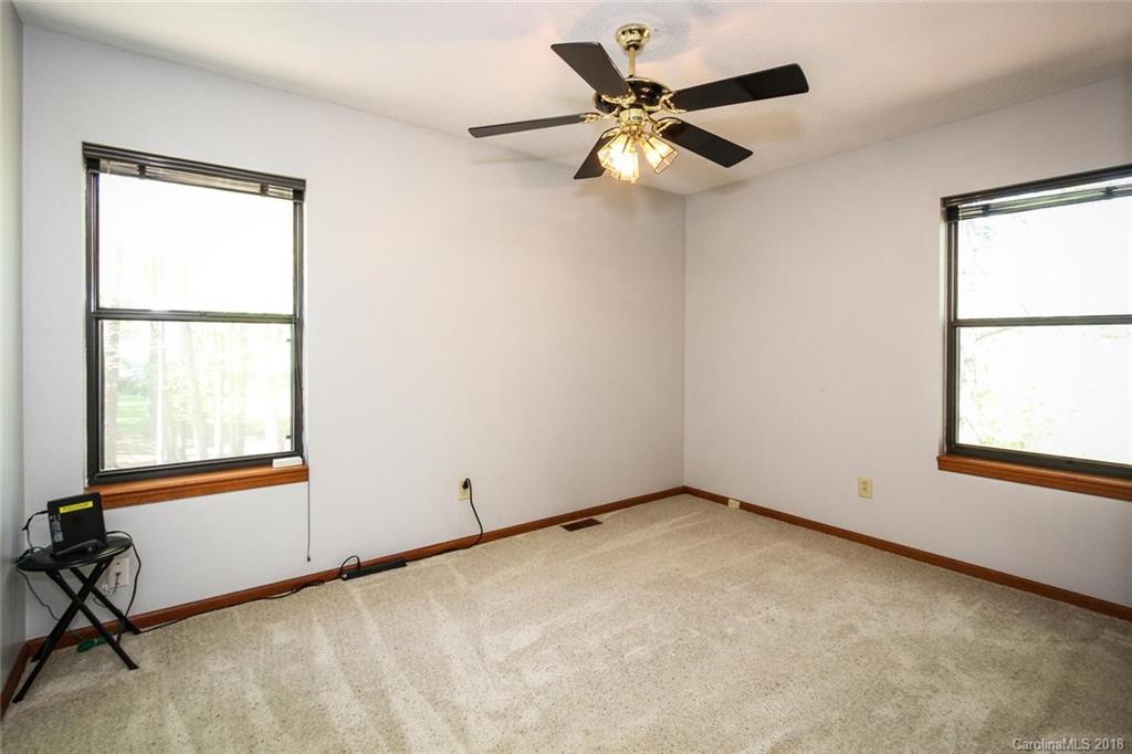 4215 Nevin Road Charlotte, NC 28269 - Photo 12 of 24 Gallery Image 12
