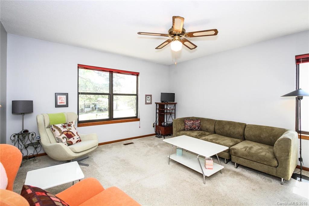 4215 Nevin Road Charlotte, NC 28269 - Photo 4 of 24 Gallery Image 4