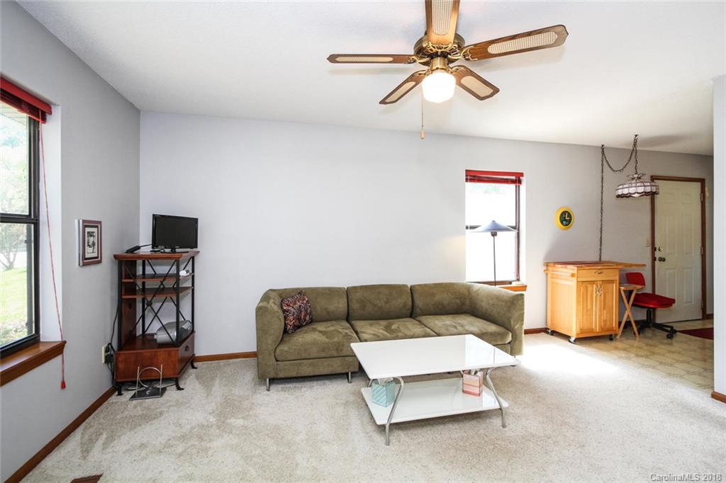 4215 Nevin Road Charlotte, NC 28269 - Photo 5 of 24 Gallery Image 5