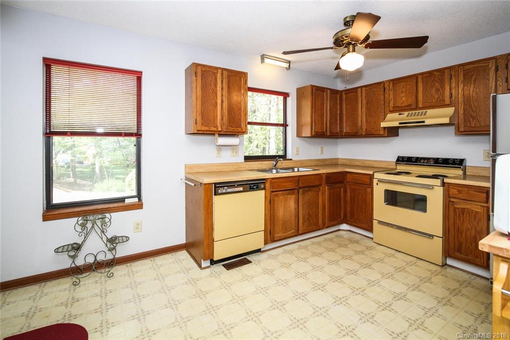 4215 Nevin Road Charlotte, NC 28269 - Photo 6 of 24 Gallery Image 6