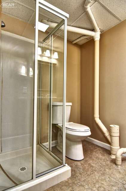 6497 Lapeer Road Burton, MI 48509 - Photo 31 of 39 20444937-30.JPG