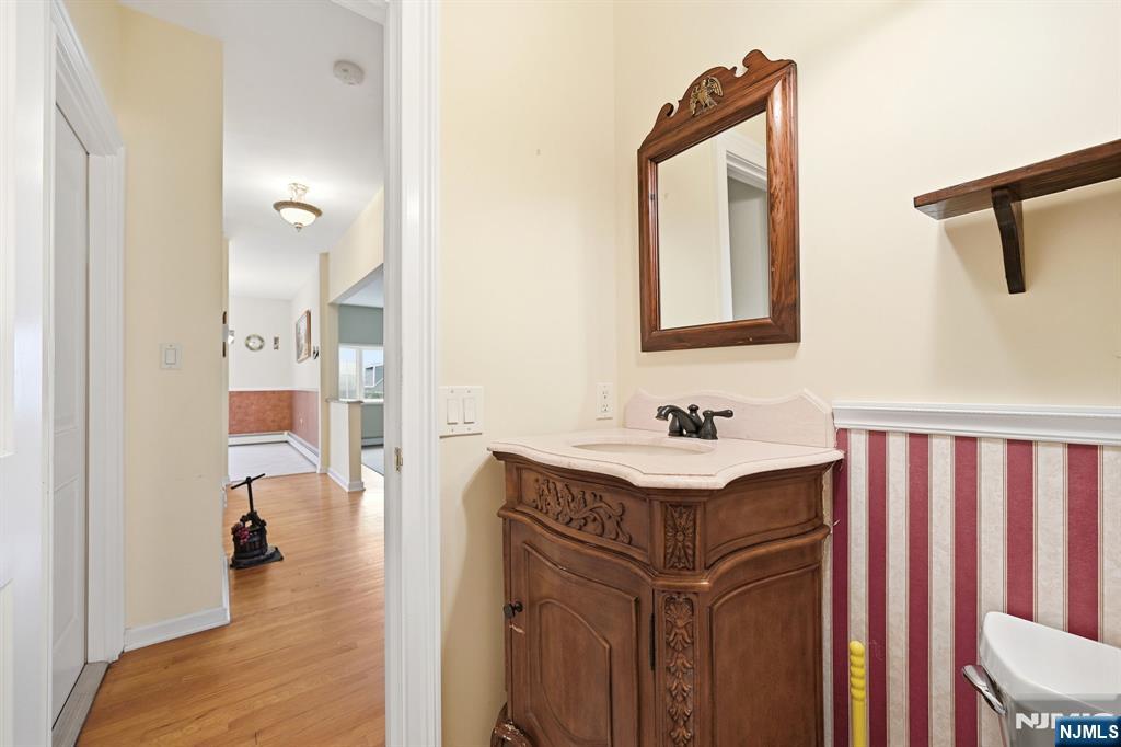 112 Hill Street Wood-Ridge, NJ 07075 - Photo 4 of 38