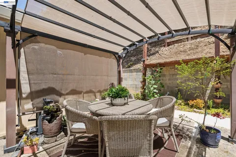 $1,169,000 | 33166 Basswood Avenue, Union City, CA 94587