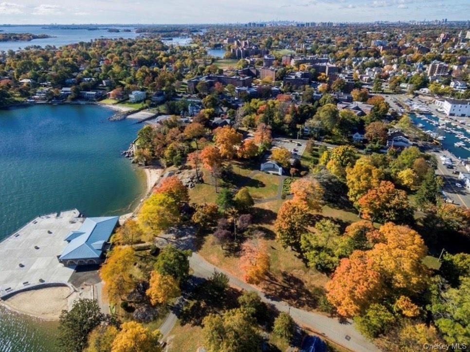 450 Pelham Road, Unit 3B New Rochelle, NY 10805 - Photo 20 of 22 Bird's eye view of a nearby body of water