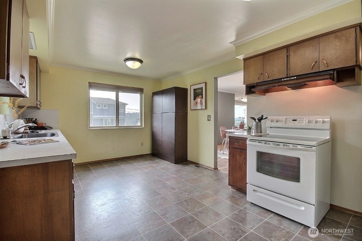 326 Renton Avenue South Renton, WA 98057 - Photo 12 of 37 Gallery Image 12