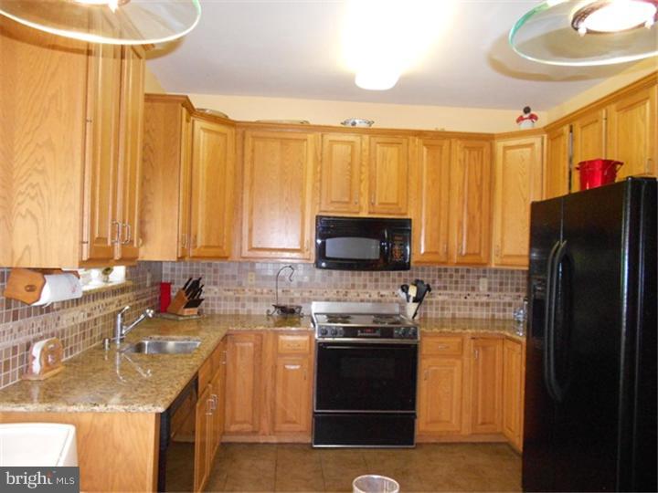 444 Sunny Ridge Road Gilbertsville, PA 19525 - Photo 9 of 24 Gallery Image 9