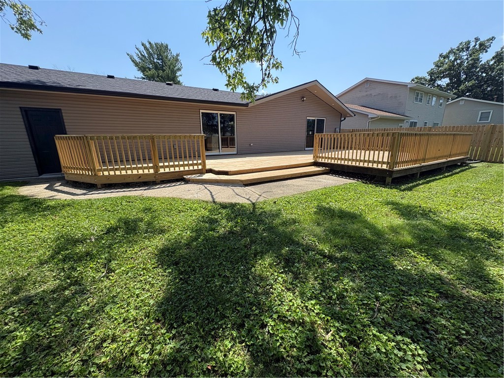 1681 North Oakcrest Avenue Decatur, IL 62526 - Photo 2 of 35 Gallery Image 2