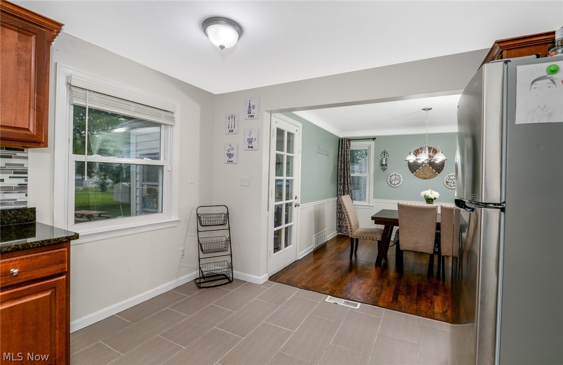 4912 Westbourne Road Cleveland, OH 44124 - Photo 8 of 26 Gallery Image 8