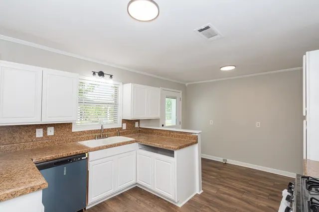 $175,000 | 2523 South Broadway Street, La Porte, TX 77571