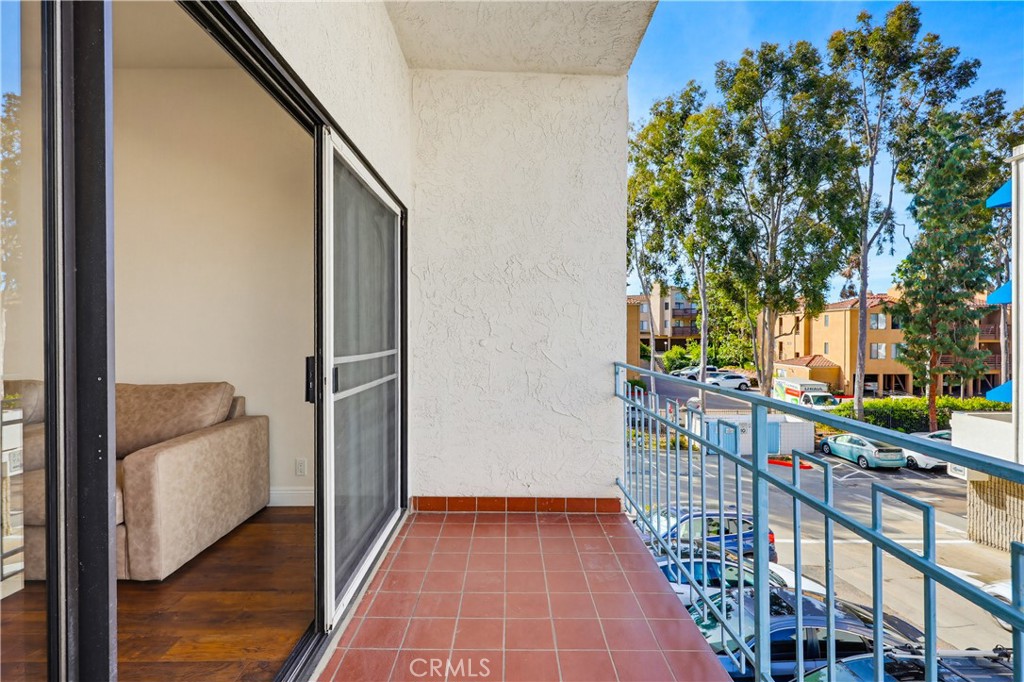 8328 Regents Road, Unit 1F San Diego, CA 92122 - Photo 18 of 23