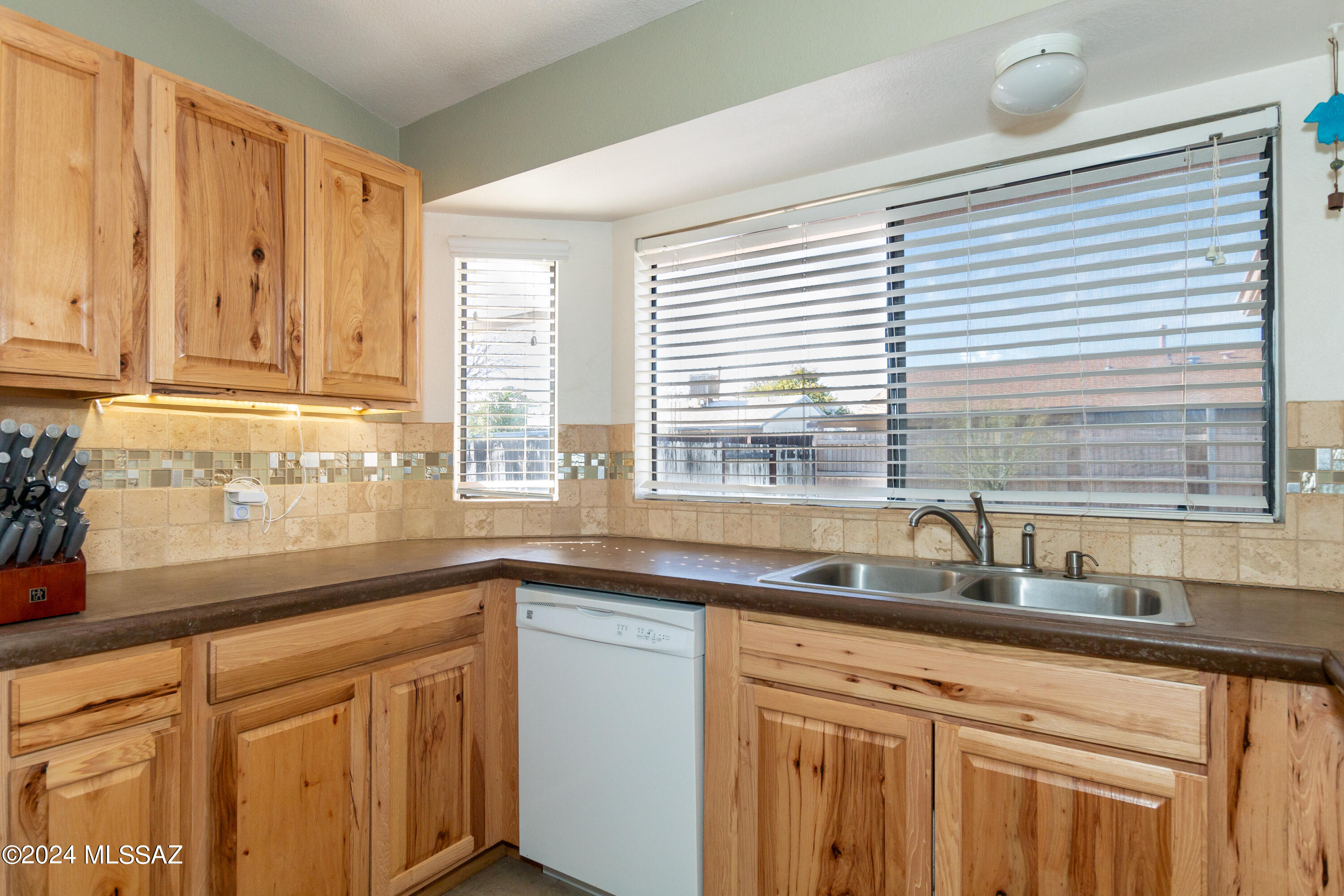 2741 West Firebrook Road Tucson, AZ 85741 - Photo 11 of 34 Kitchen