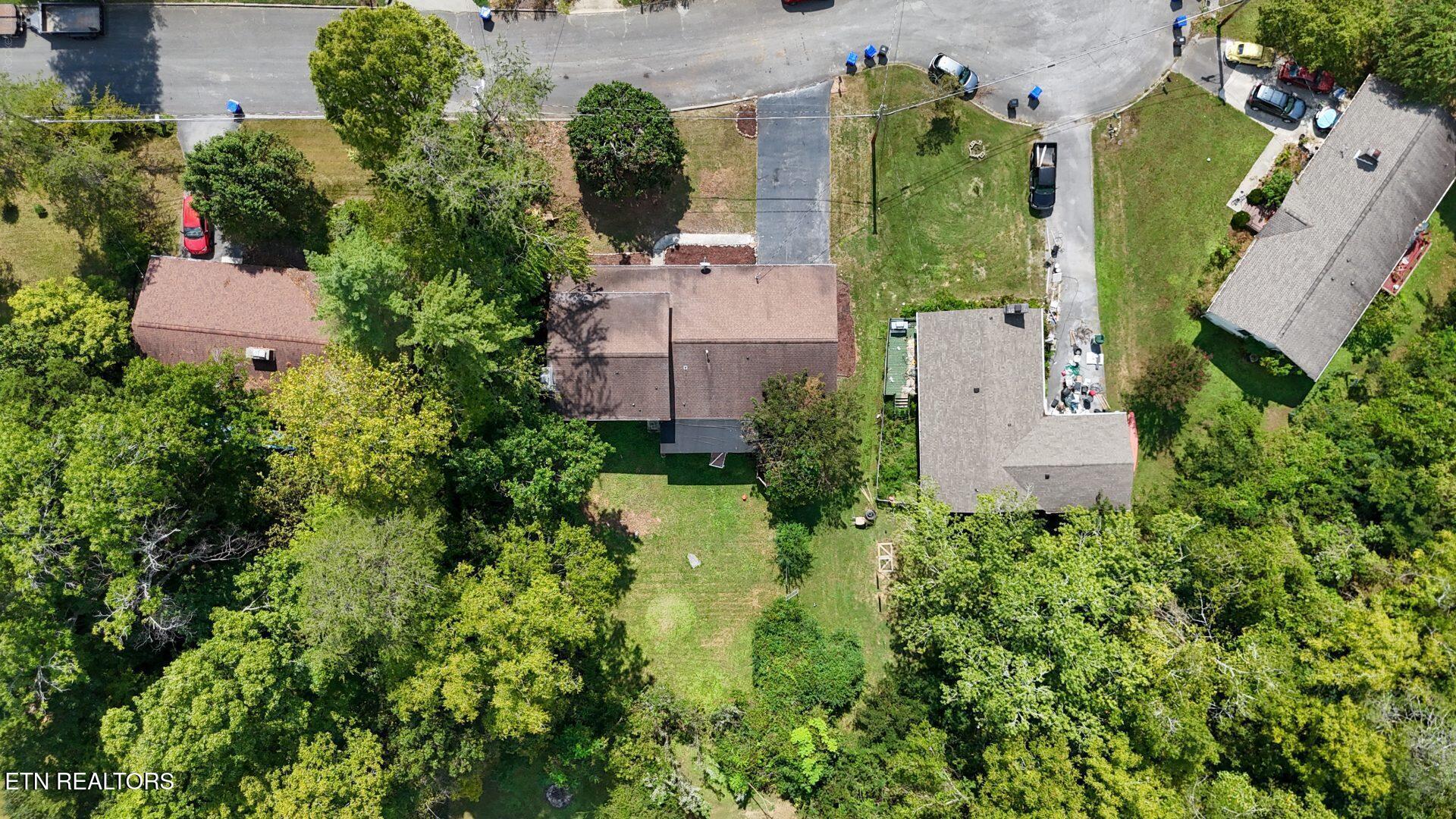 14 Cooper Lane Oak Ridge, TN 37830 - Photo 37 of 40 37_beyc6ab42b2ed0e90