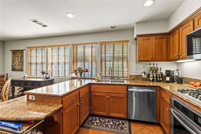 $699,999 | 24014 Bridgeport Lane, Unit 42, Valencia, CA 91355