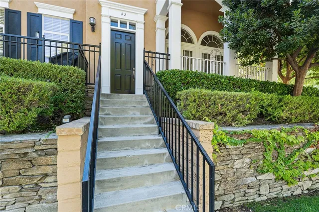 $699,999 | 24014 Bridgeport Lane, Unit 42, Valencia, CA 91355