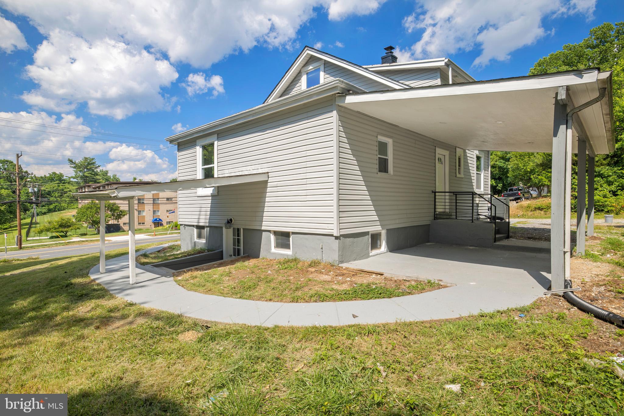 6907 Riverdale Road Lanham, MD 20706 - Photo 7 of 18 Side and Rear view