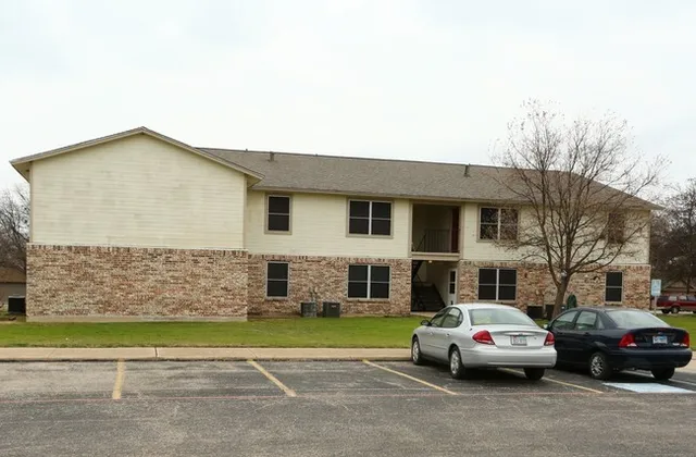 $635 | 909 West 7th Street, Justin, TX 76247