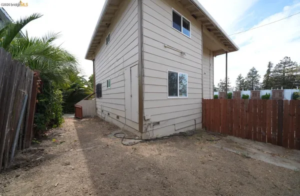 $2,000 | 100 Carolina Street, Unit B, Vallejo, CA 94590