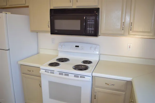 $2,025 | 13323 East Butler Street, Chandler, AZ 85225