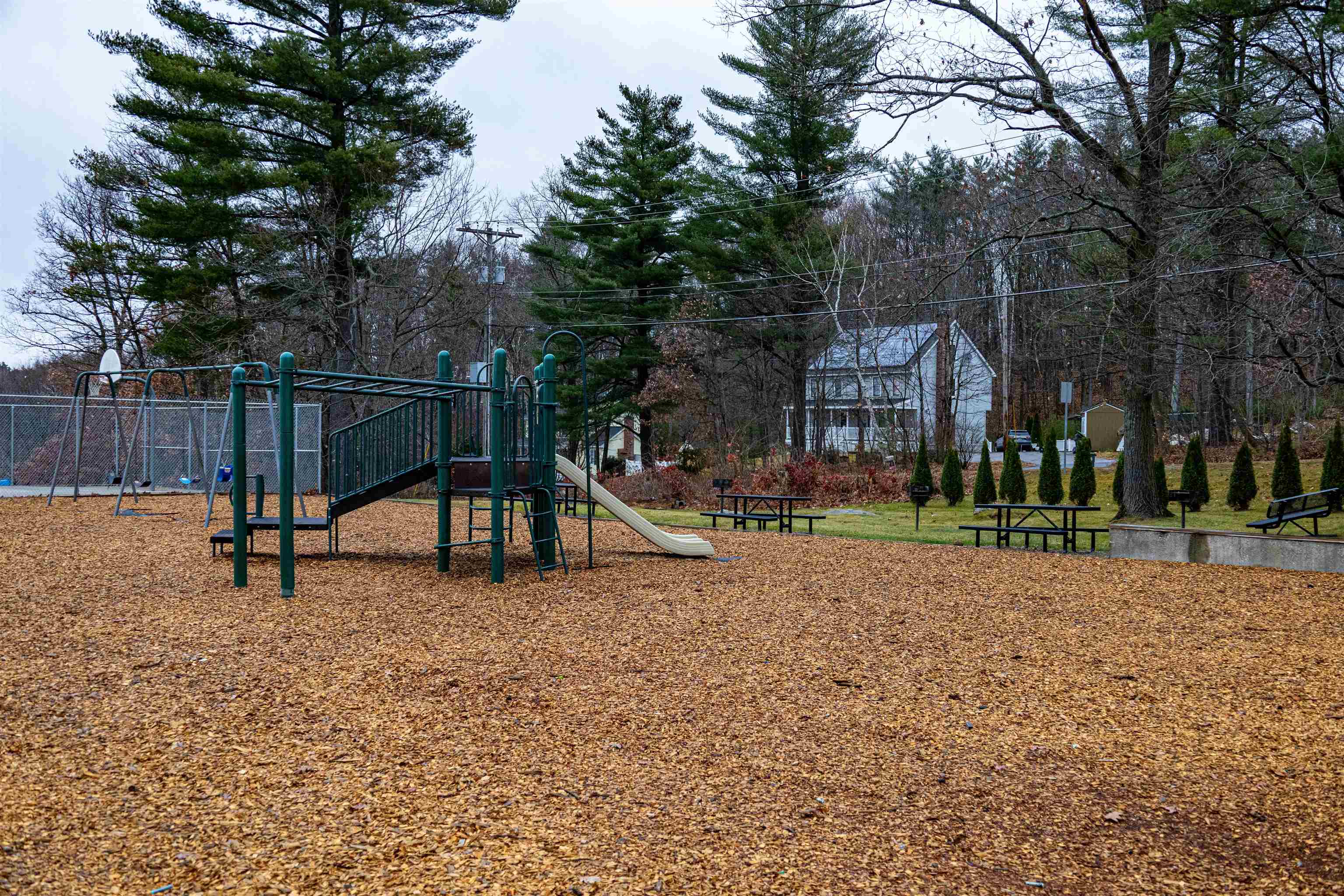136 Mammoth Road, Unit 27 Hooksett, NH 03106 - Photo 3 of 12