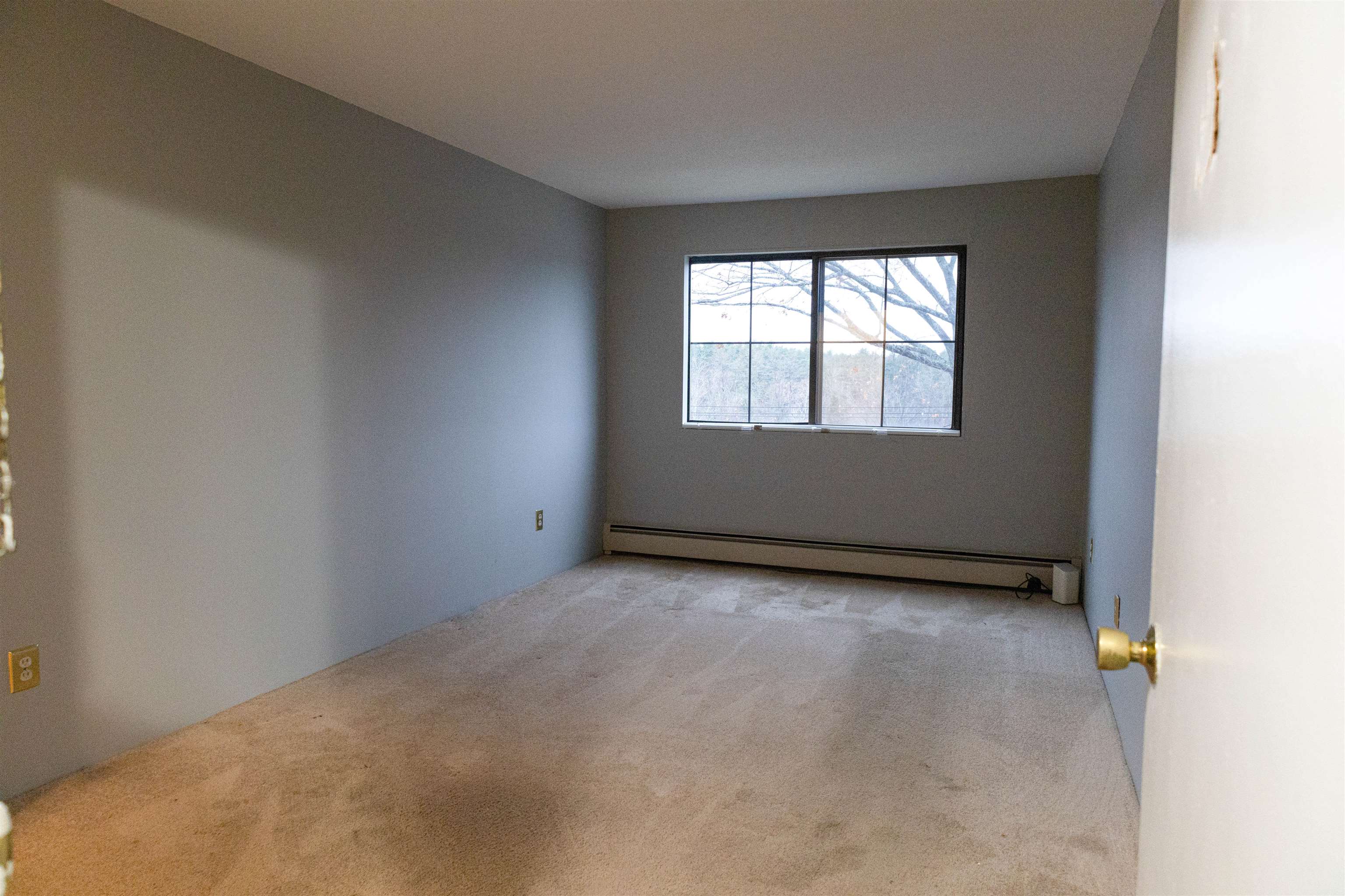 136 Mammoth Road, Unit 27 Hooksett, NH 03106 - Photo 8 of 12