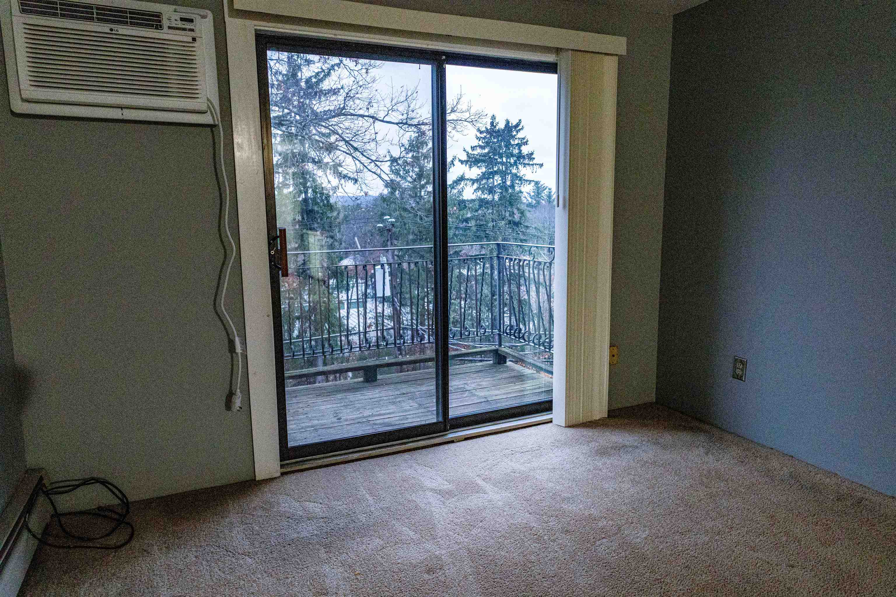 136 Mammoth Road, Unit 27 Hooksett, NH 03106 - Photo 10 of 12