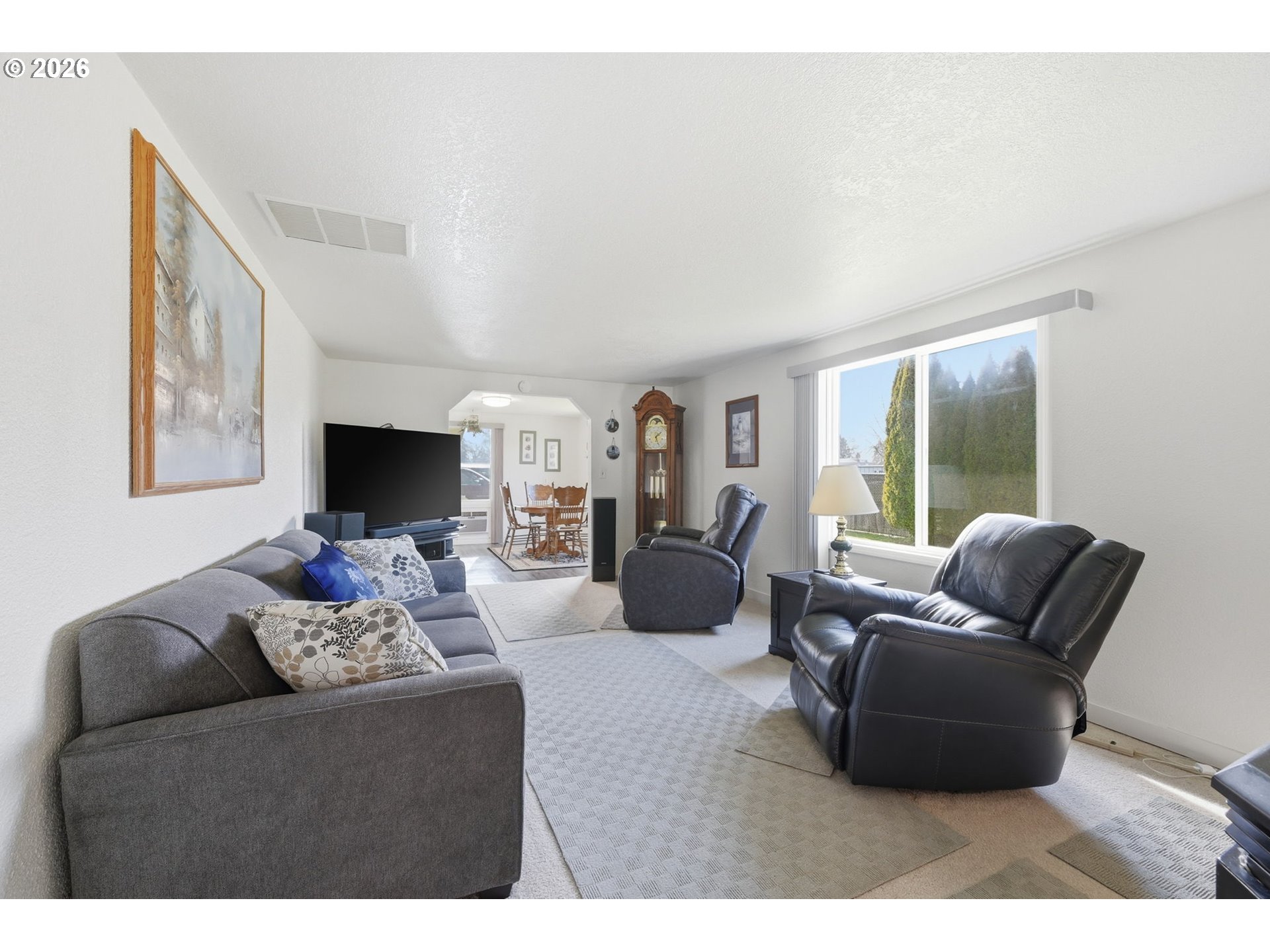 1540 Kalmia Street Junction City, OR 97448 - Photo 2 of 42