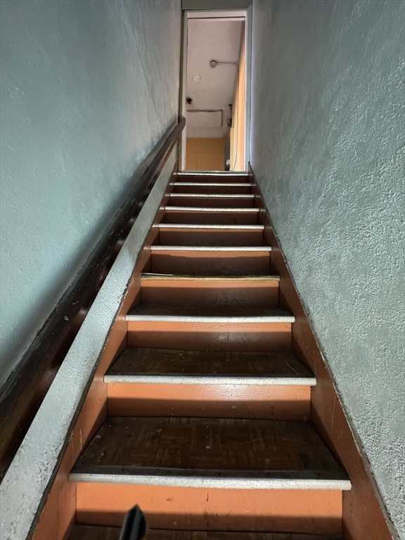 435-455 State Street Springfield, MA 01105 - Photo 6 of 13 a view of entryway