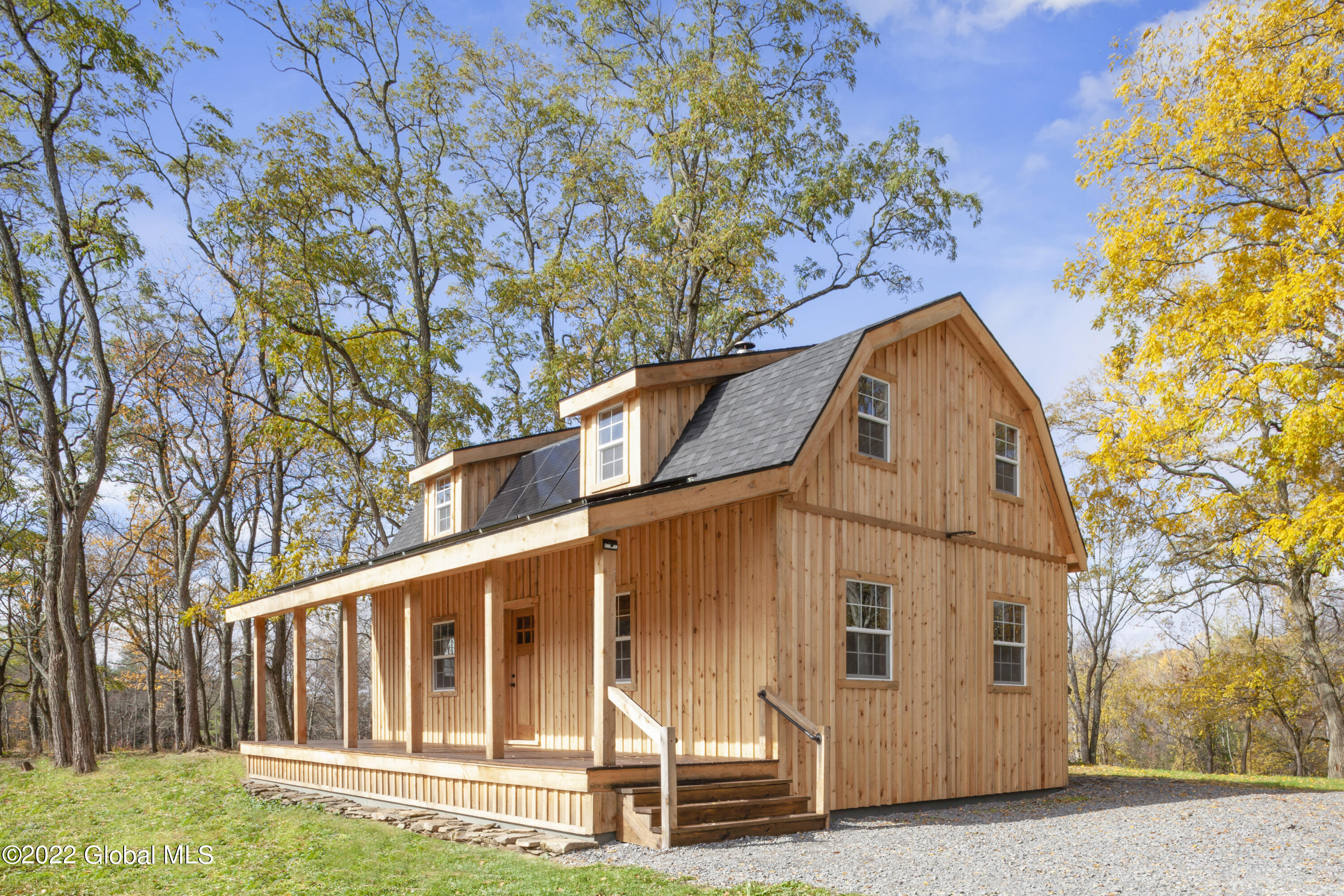 781 Mcmillan Road Amsterdam, NY 12010 - Photo 2 of 17 3