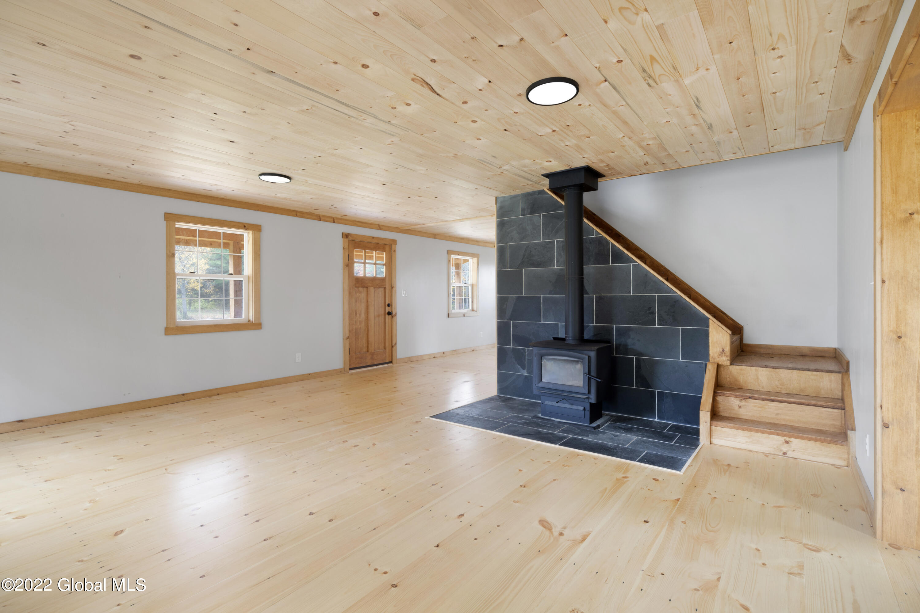 781 Mcmillan Road Amsterdam, NY 12010 - Photo 9 of 17 9
