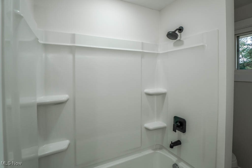 6010 Firestone Road Northeast Canton, OH 44721 - Photo 28 of 43 Full Bathroom
