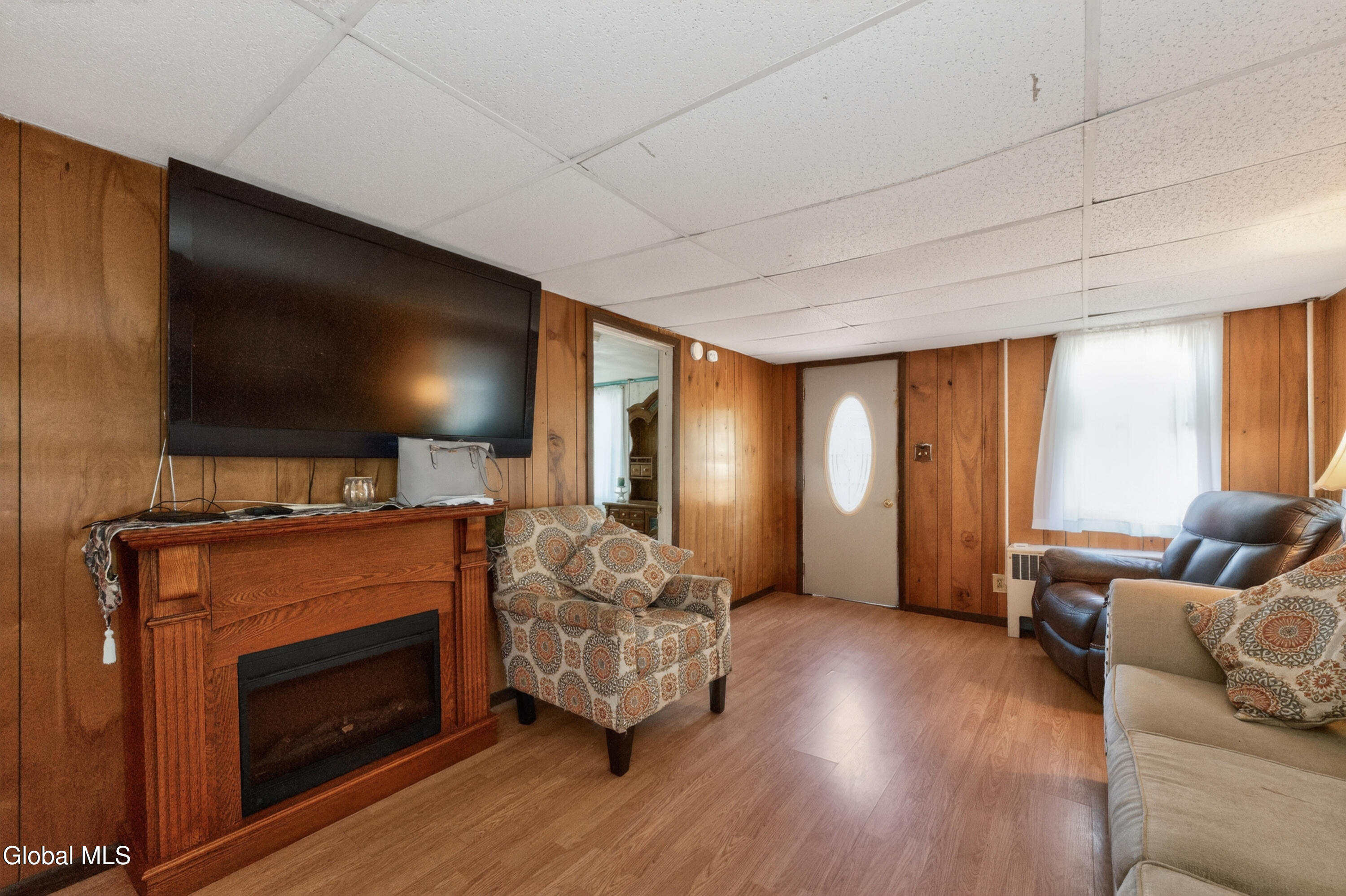 223 Vly Road Colonie, NY 12309 - Photo 5 of 16 1 Livingroom 2