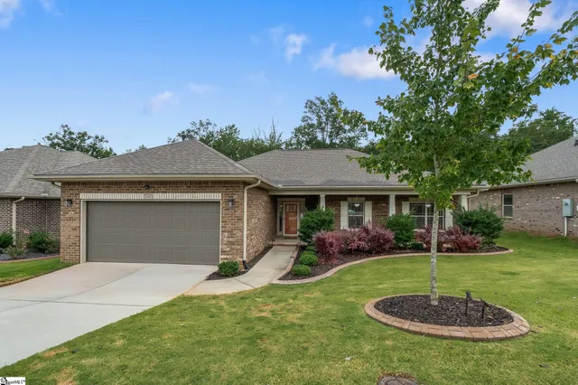 $2,150 | 106 Starlight Drive, Greenville, SC 29605