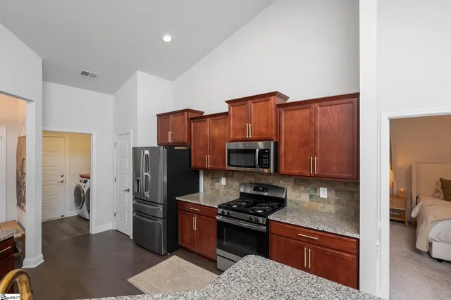 $2,150 | 106 Starlight Drive, Greenville, SC 29605