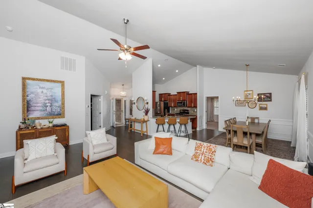 $2,150 | 106 Starlight Drive, Greenville, SC 29605