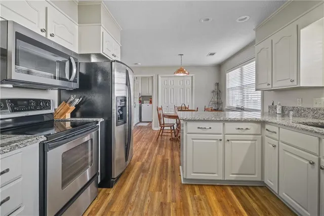 $279,500 | 704 Post Oak Boulevard, Alexandria, LA 71303