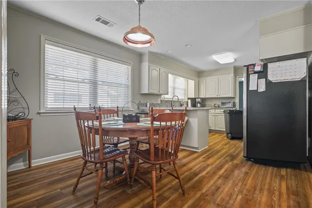 $279,500 | 704 Post Oak Boulevard, Alexandria, LA 71303